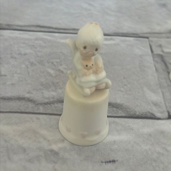 Precious Moments VTG thimbles discontinued figurines - Picture 13 of 13
